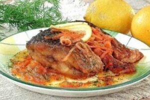 Минь, тушкований з грибами і огірками
