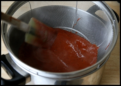 проціджуємо соус