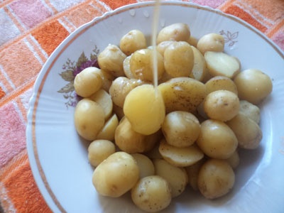 масло на картоплі