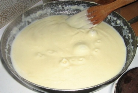 білий соус для лазаньї