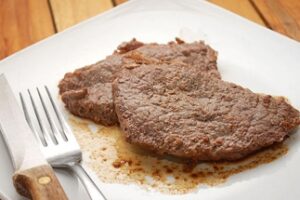 Смажений стейк з яловичини