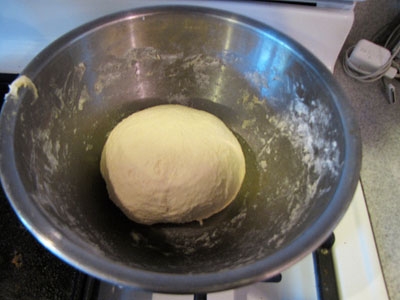 тісто в мисці