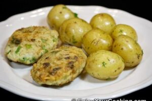 Котлети з горбуші з рисом