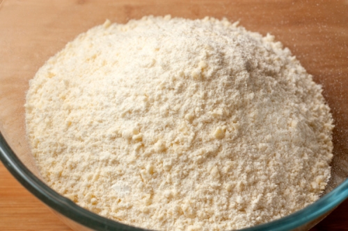 змішуємо борошно з маслом