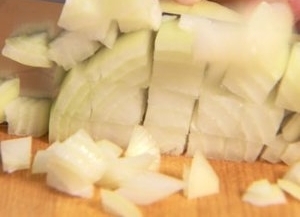 нарізаємо лук