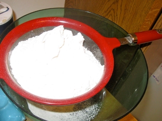 просіваємо борошно