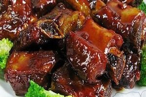 Медові реберця з часником