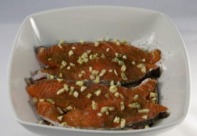риба в мисці