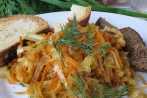 Капуста тушкована