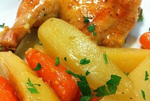 Курка у власному соку з овочами