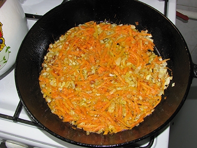 цибулю і моркву