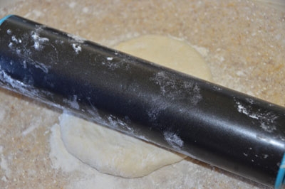 скалка з тестом