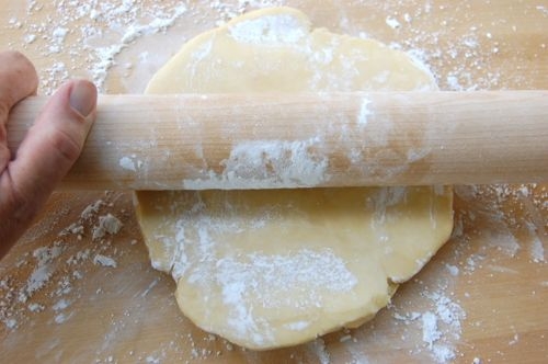 тісто на столі