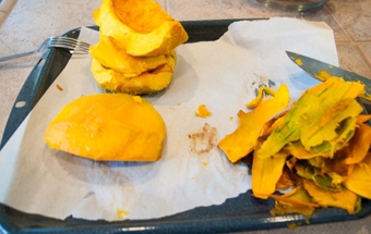 гарбуз очищаємо від шкірки і насіння