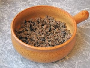 викладаємо в горщик начинку