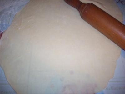 розкачуємо тісто