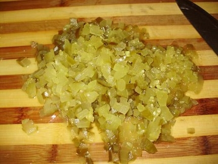 огірки ріжемо кубиками