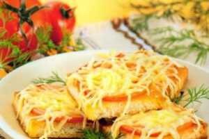 Потапці з помідорами