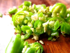 подрібнюємо гострий перець