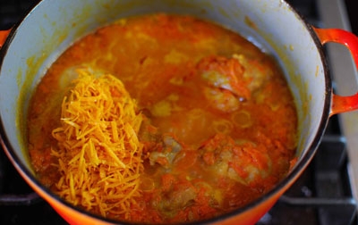 цедра в каструлі