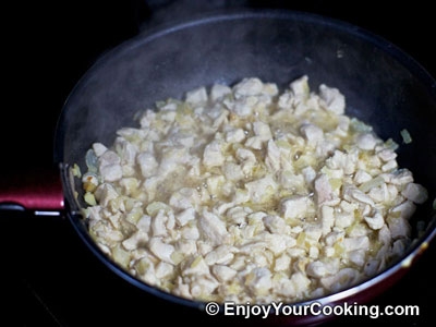 тушкуємо компоненти м'ясної начинки