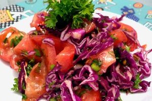 Салат з червонокачанної капусти