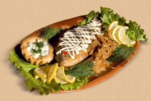 Карасі, смажені в сметані