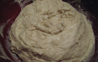 замішуємо тісто