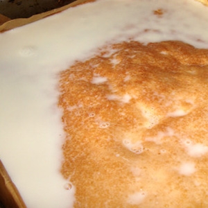 молоко на бісквіті