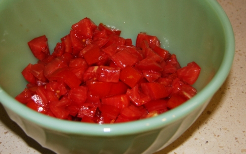 нарізаємо помідори