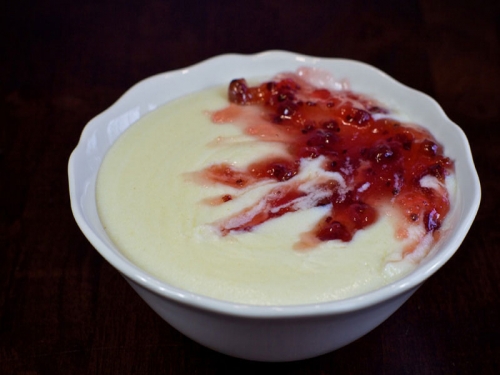 манна каша з варенням