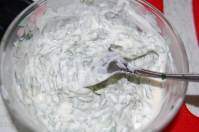 Зелень з майонезом