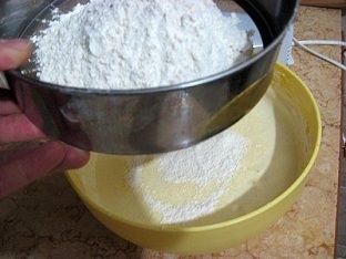 Просіваємо борошно