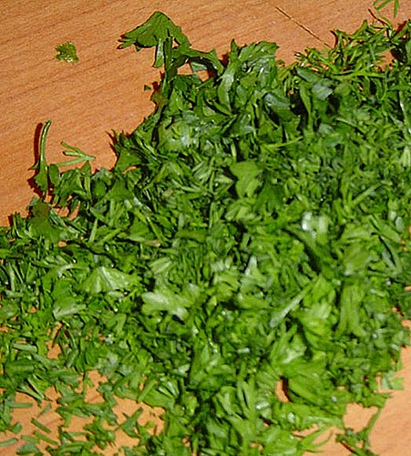 подрібнюємо зелень