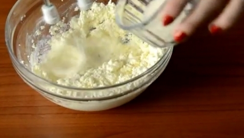 додаємо цукор