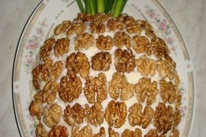 Салат "Ананас"