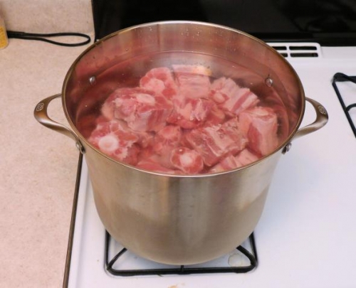 ставимо варити м'ясо