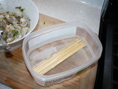 шампура у воді