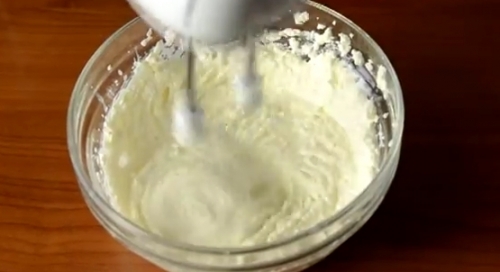 збиваємо до однорідної маси