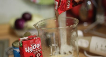 додаємо шоколоадное молоко