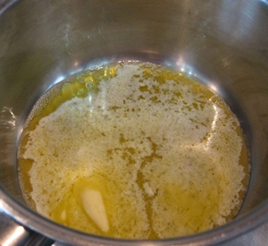 розтоплюємо вершкове масло