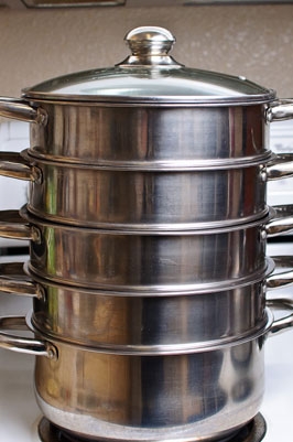 пароварка на плиті