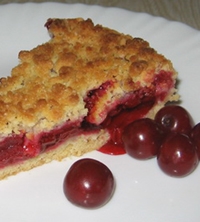 Вишневий пиріг готовий!