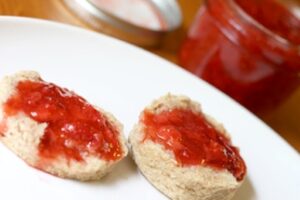 Полуничне варення