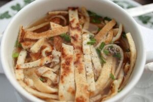 Суп з млинцевої стружкою