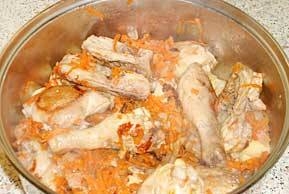 заливаємо картоплю стегенцями