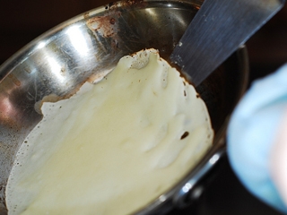 перевертаємо млинчик на іншу сторону