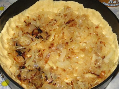 Кладемо обсмажену цибулька