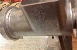 мелемо в м'ясорубці часник і цибуля