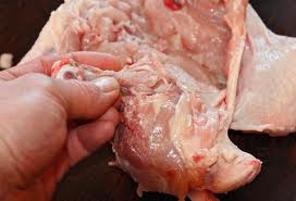 витягаємо кістки ніжок і крилець